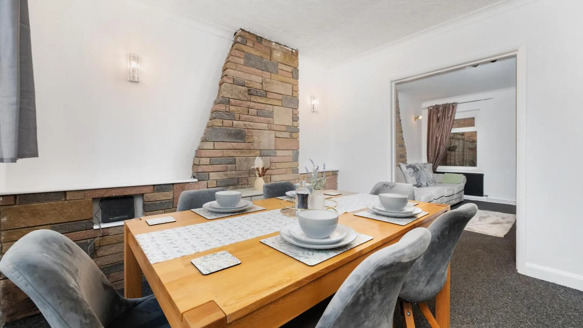 The Cosgrove - Central Cleethorpes 0*,  United Kingdom