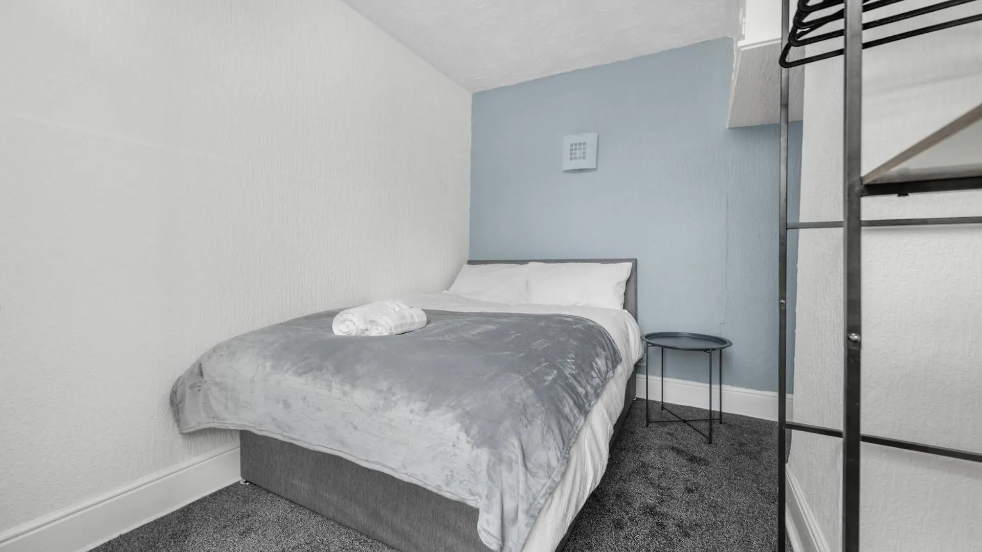 The Cosgrove - Central Cleethorpes 0*,  United Kingdom